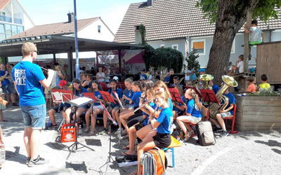 Brass Kids beim Schulfest der Anna-von-Freyberg-Grundschule Laupheim am 25.07.2019