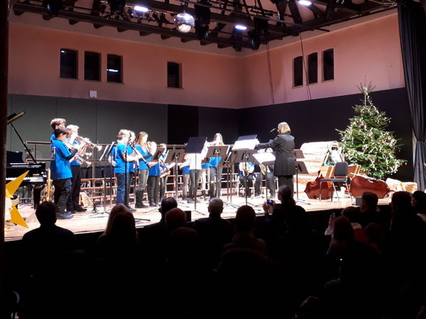 BrassKids beim Weihnachtskonzert der städtischen Musikschule am 20.12.2022
