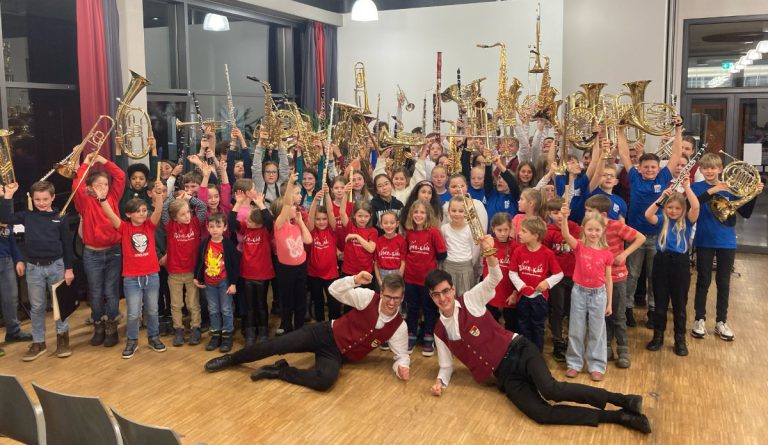 Alle jungen Musiker des "Konzert mit Pfiff" in Laupheim, 6.3.2024