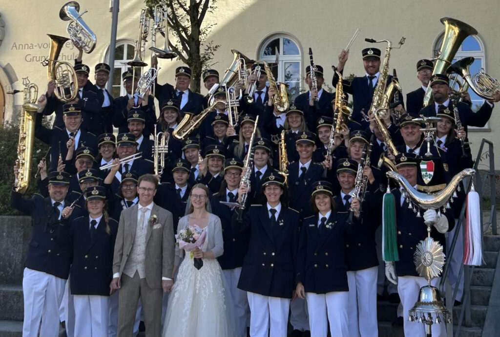 Gruppenbild Hochzeitsständchen der Stadtkapelle Laupheim für Andreas + Marina Hussong, 5.9.2026