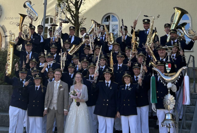 Gruppenbild Hochzeitsständchen der Stadtkapelle Laupheim für Andreas + Marina Hussong, 5.9.2026